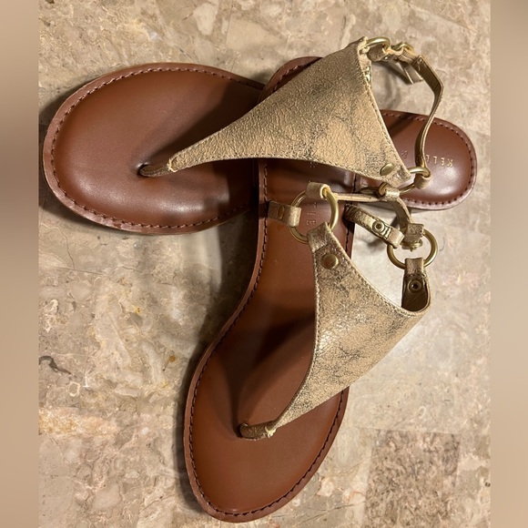 Kelly and Katie Gold Bania Flats Size 9.5M - Picture 1 of 5